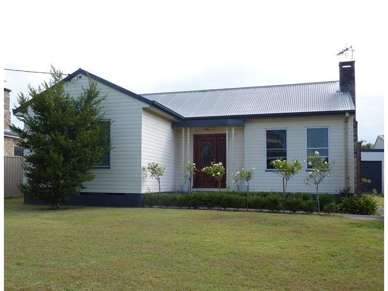 13 Railway Parade, Taree NSW 2430