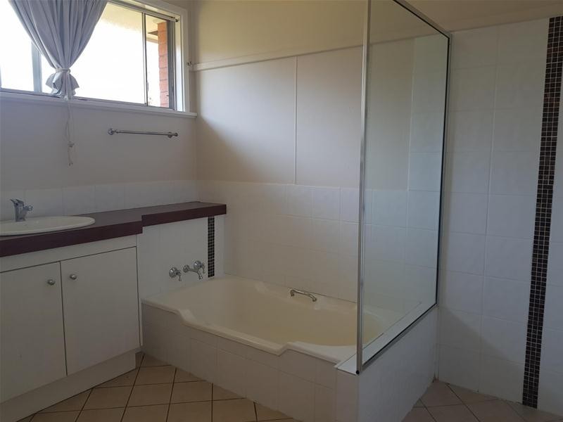 7 West End Avenue, Taree NSW 2430