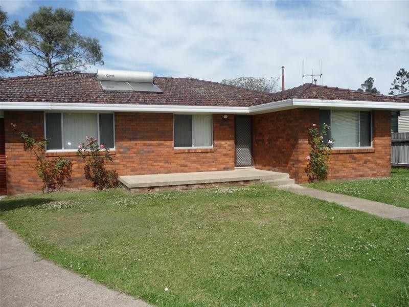 4 Milligan Street, Taree NSW 2430