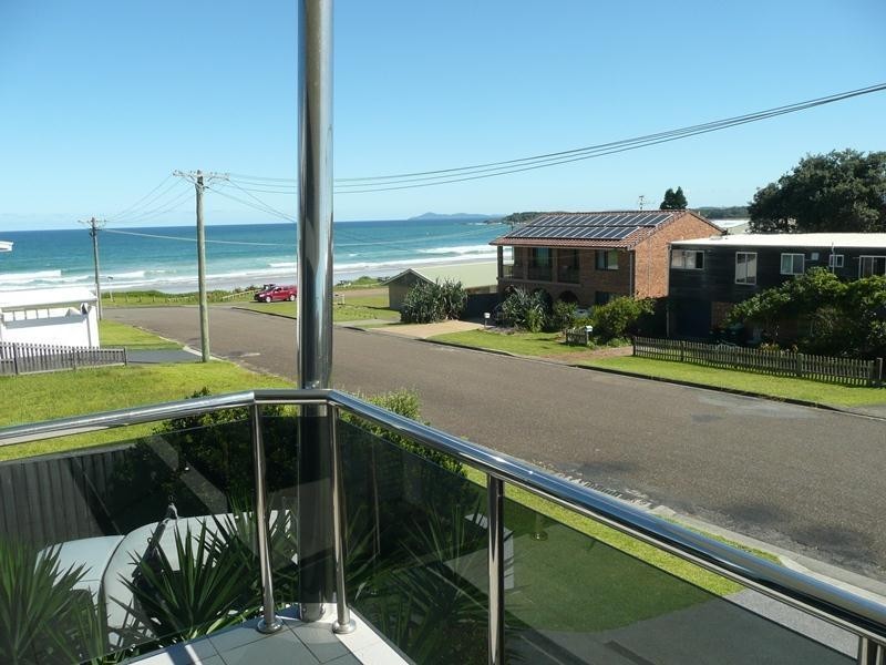 2/6 Ocean Drive, Wallabi Point NSW 2430