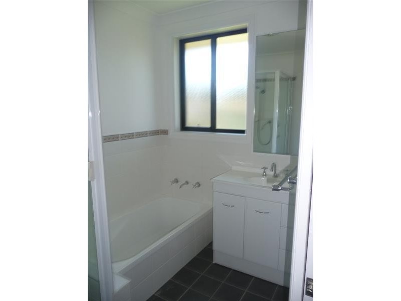 8/2 Edinburgh Drive, Taree NSW 2430