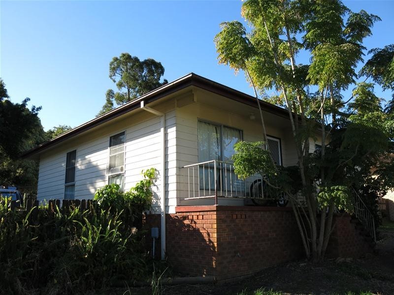 8 Deakin Crescent, Taree NSW 2430