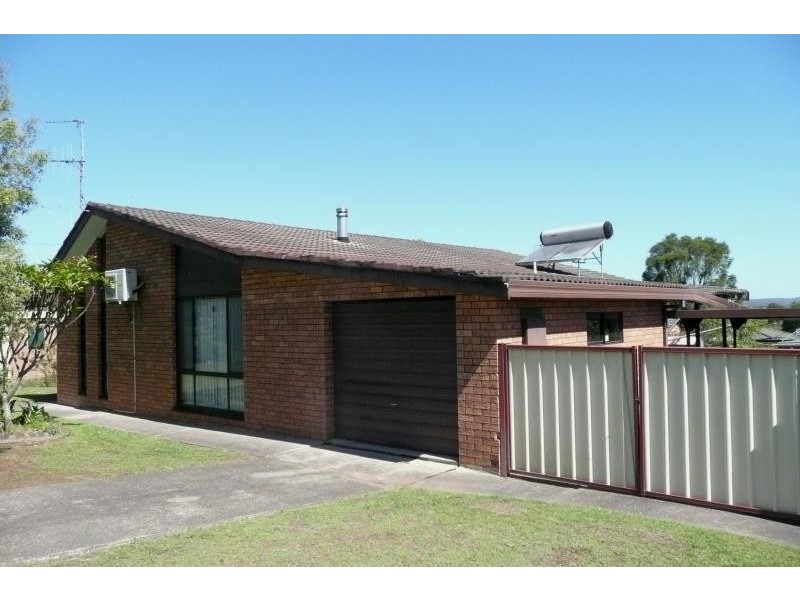 4 Telopea Drive, Taree NSW 2430