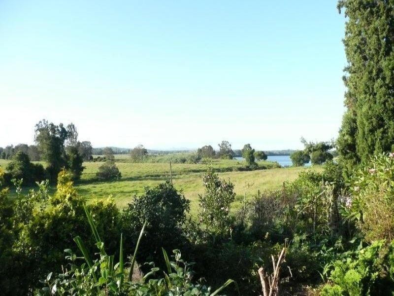 11 Hutchinson Street, Tinonee NSW 2430