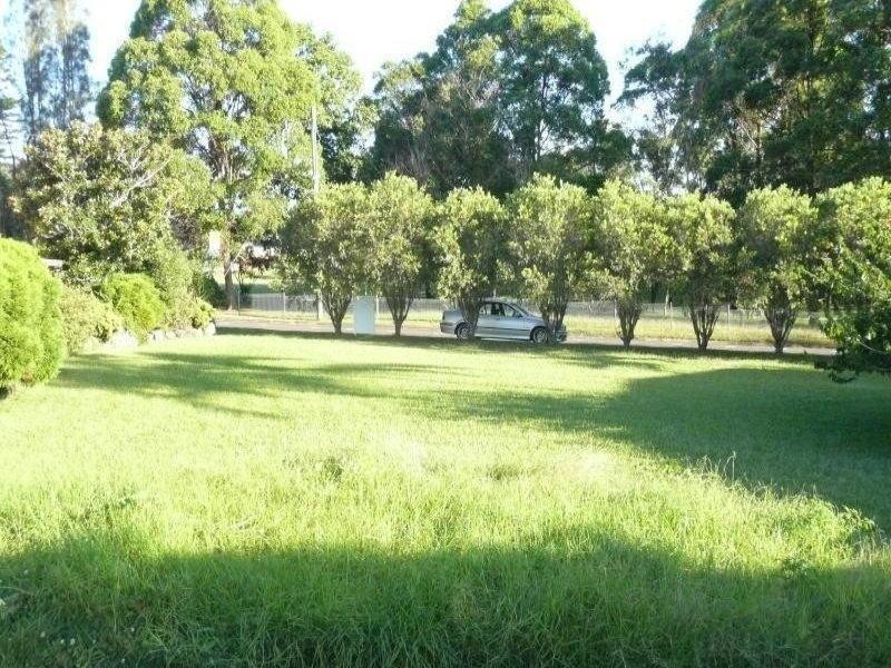 11 Hutchinson Street, Tinonee NSW 2430