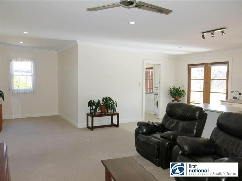 37 Edinburgh Drive, Taree NSW 2430