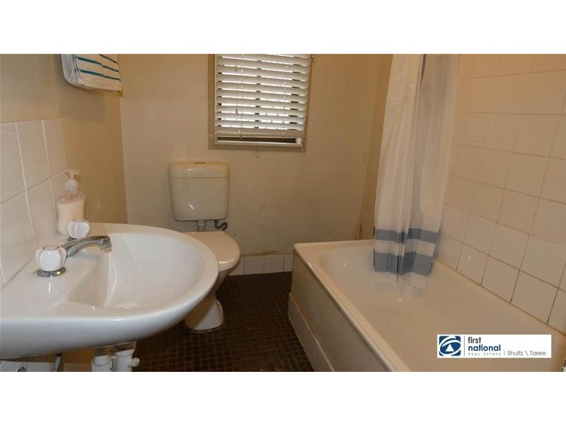 18 Valerie Street, Taree NSW 2430