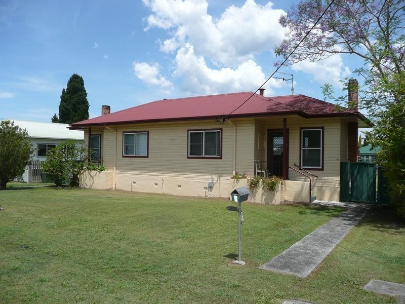 2-4 Gill Avenue, Taree NSW 2430