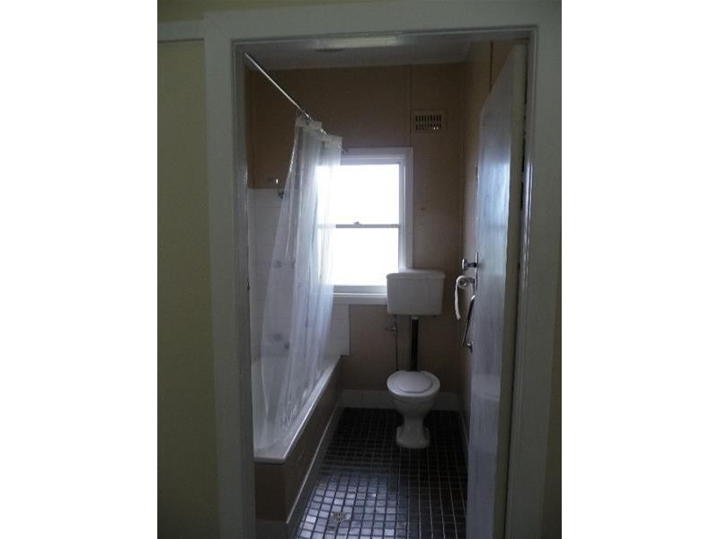 2-4 Gill Avenue, Taree NSW 2430