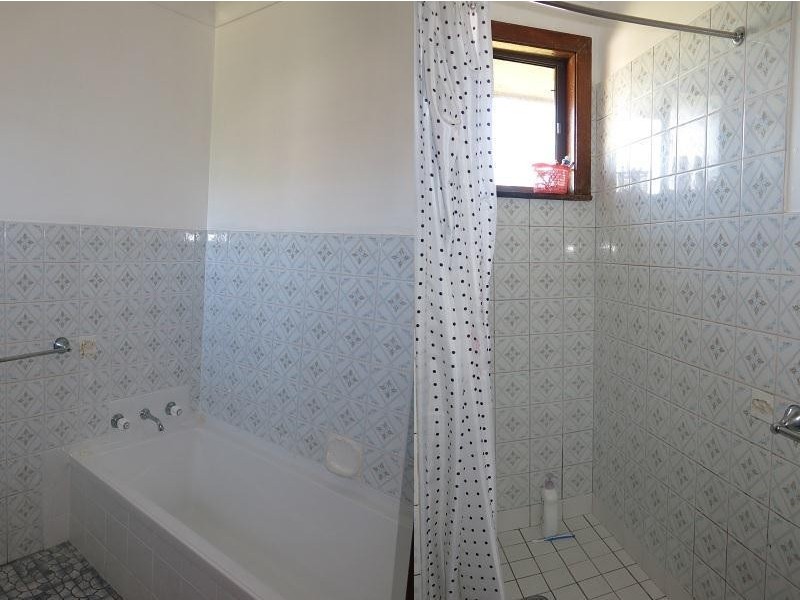 4 Nioka Place, Taree NSW 2430