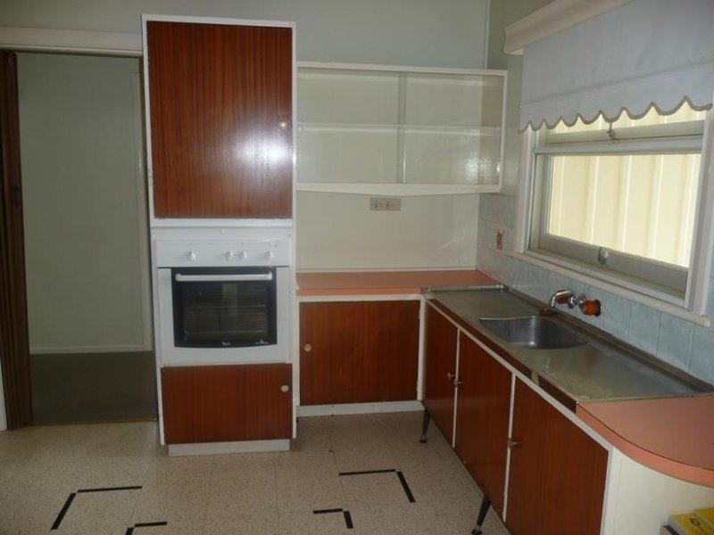 24 Kanangra Drive, Taree NSW 2430