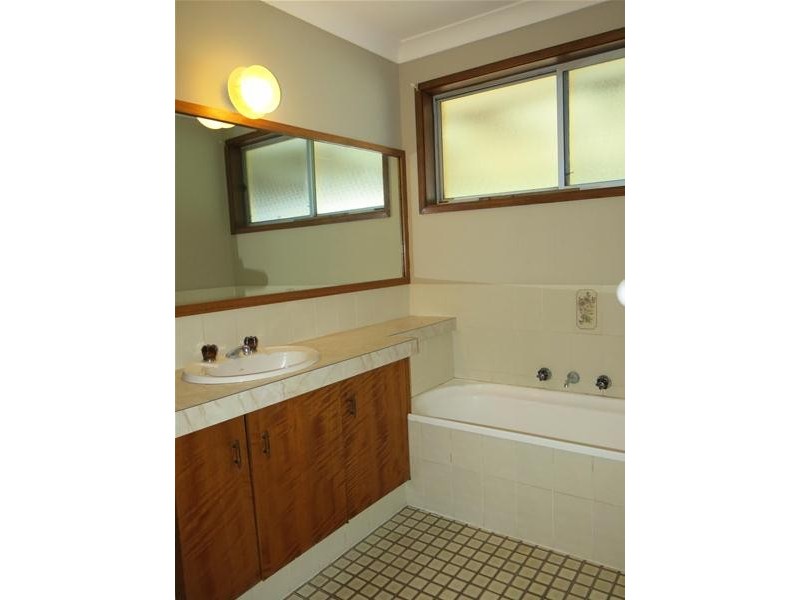 37 Bayview Crescent, Taree NSW 2430