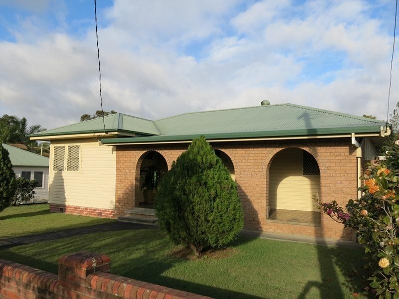 18 Campbell Street, Taree NSW 2430