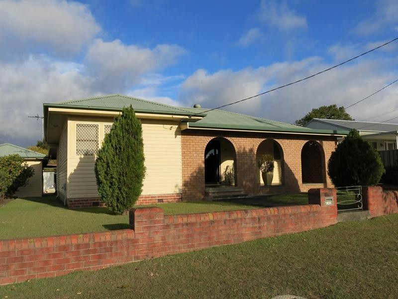18 Campbell Street, Taree NSW 2430