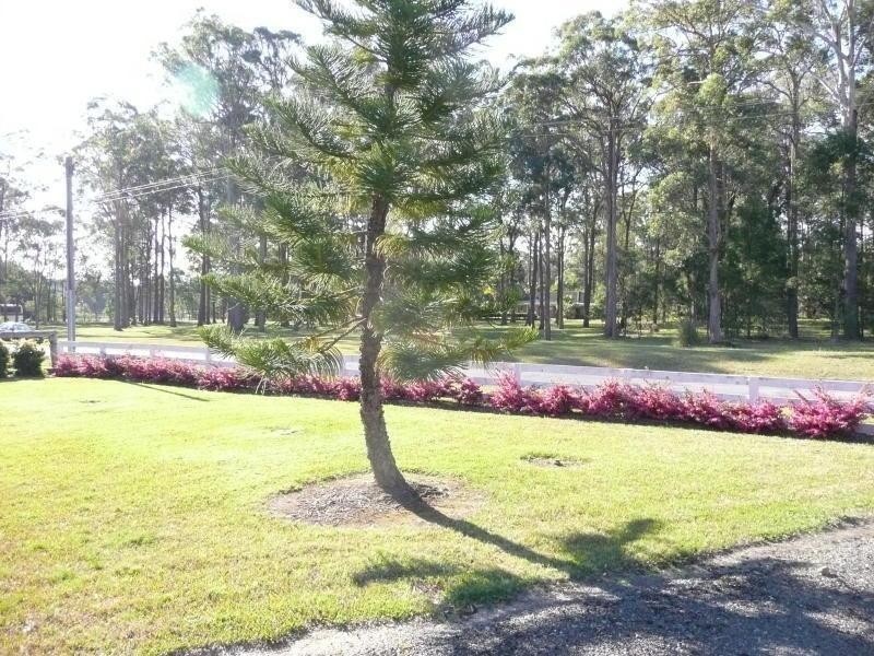 16 South Heron Road, Old Bar NSW 2430