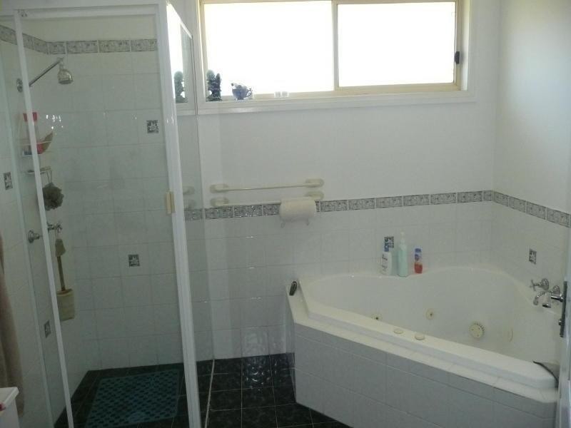 16 South Heron Road, Old Bar NSW 2430