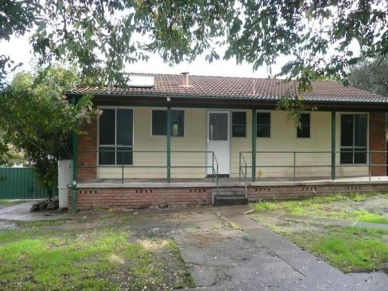 8 Hughes Street, Taree NSW 2430
