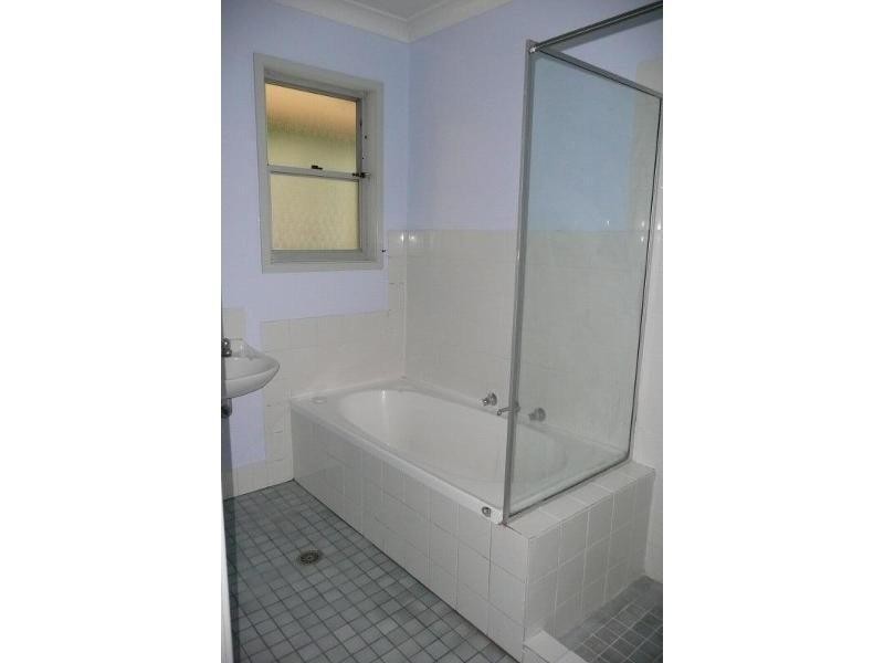 8 Hughes Street, Taree NSW 2430