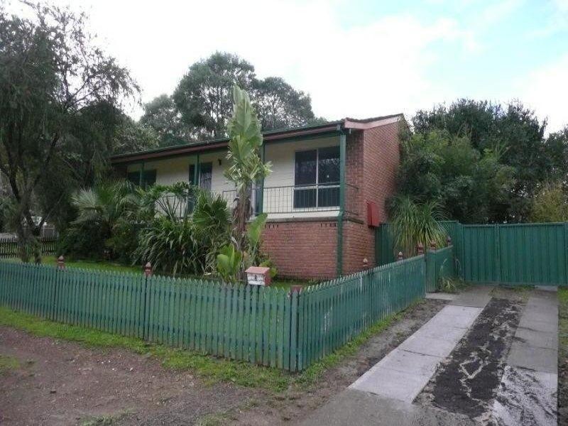 8 Hughes Street, Taree NSW 2430