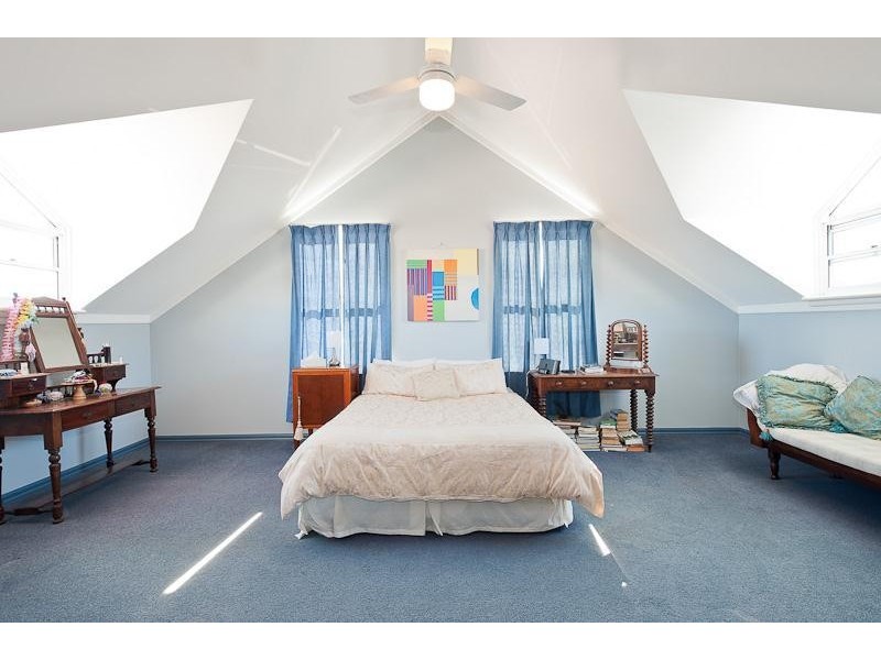 16a Crescent Avenue, Taree NSW 2430