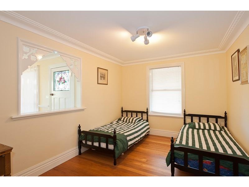 16a Crescent Avenue, Taree NSW 2430