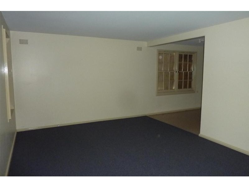 27 Valerie Street, Taree NSW 2430