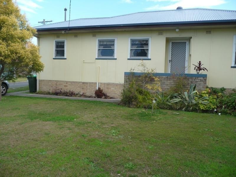 74 Pulteney Street, Taree NSW 2430