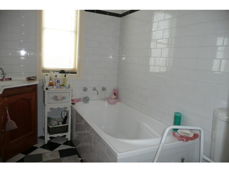 4 Nicoll Street, Taree NSW 2430