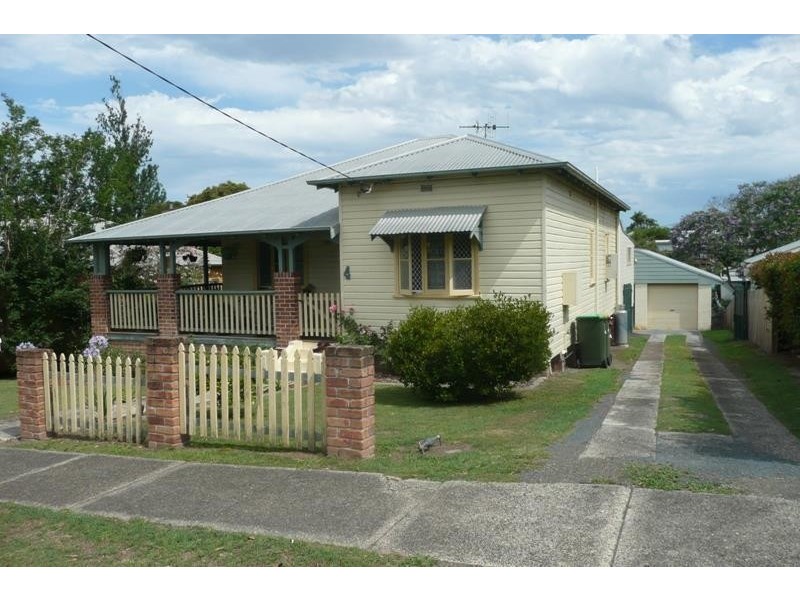 4 Nicoll Street, Taree NSW 2430