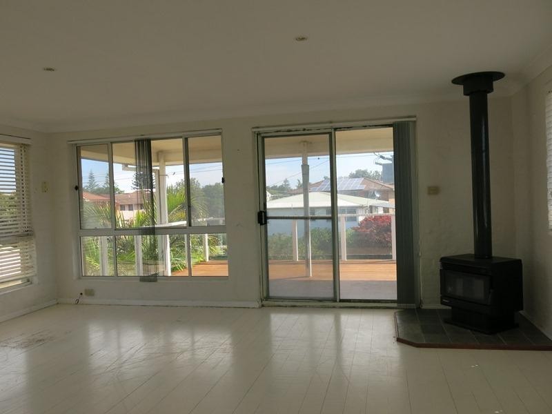 5 Rose Street, Old Bar NSW 2430