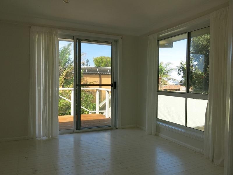 5 Rose Street, Old Bar NSW 2430