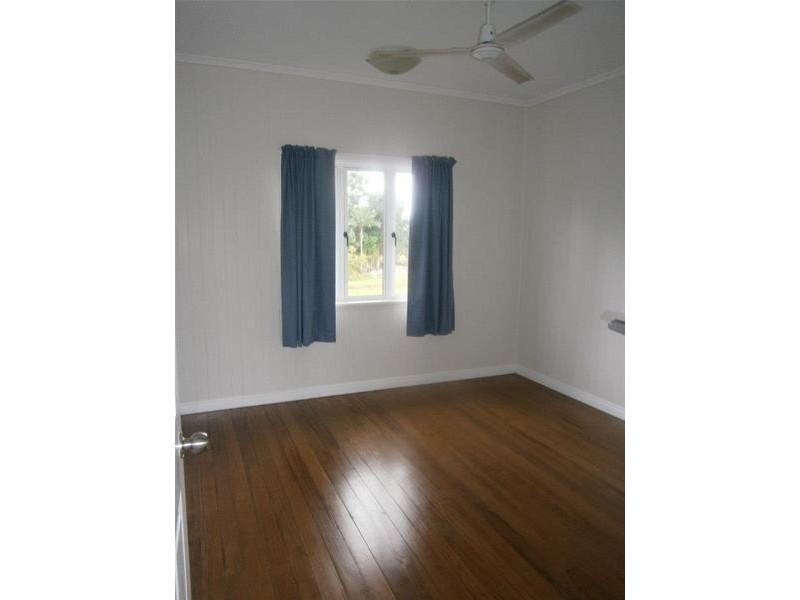 25 Acacia Street, Goondi Bend QLD 4860