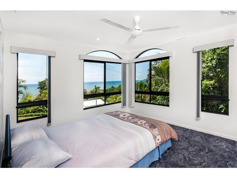 11 Maria Street, Flying Fish Point QLD 4860