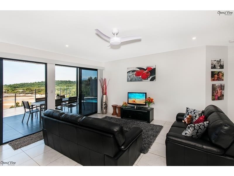 11 Maria Street, Flying Fish Point QLD 4860