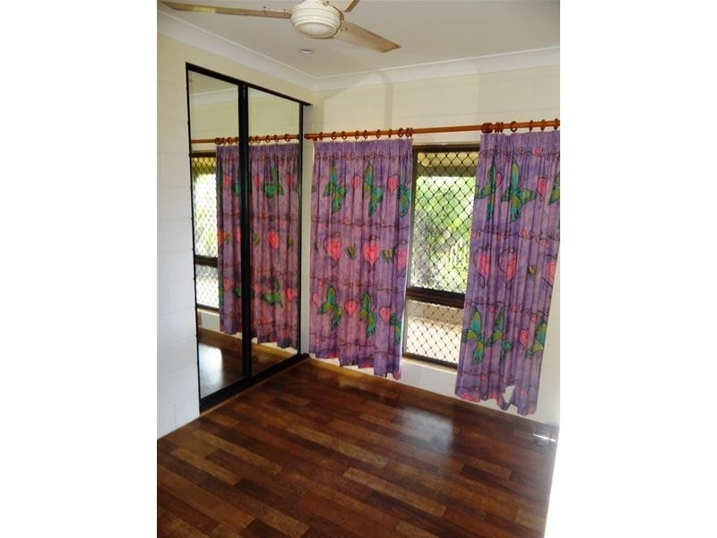 4  GRECH Close, Wangan QLD 4871
