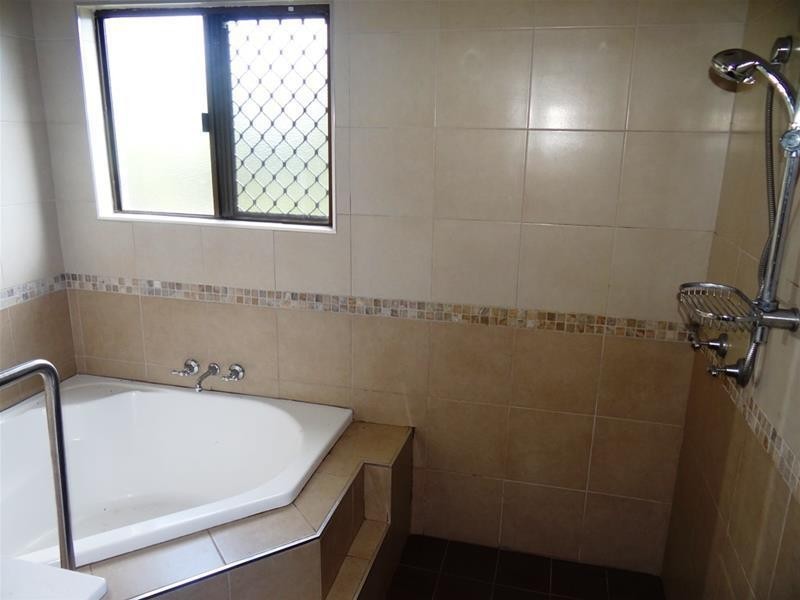 4 GRECH Close, Wangan QLD 4871