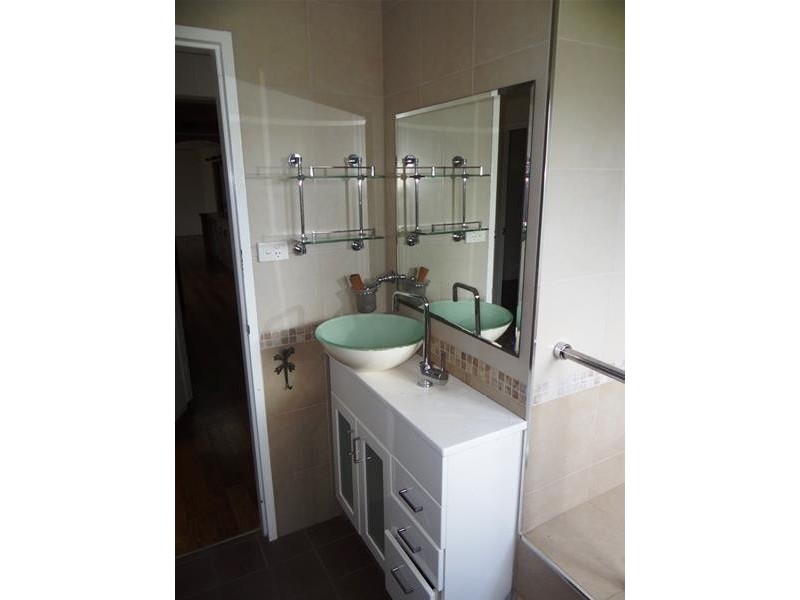 4 GRECH Close, Wangan QLD 4871