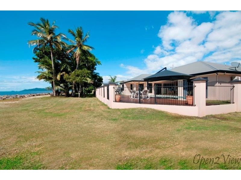 30 Feldt Street, Flying Fish Point QLD 4860