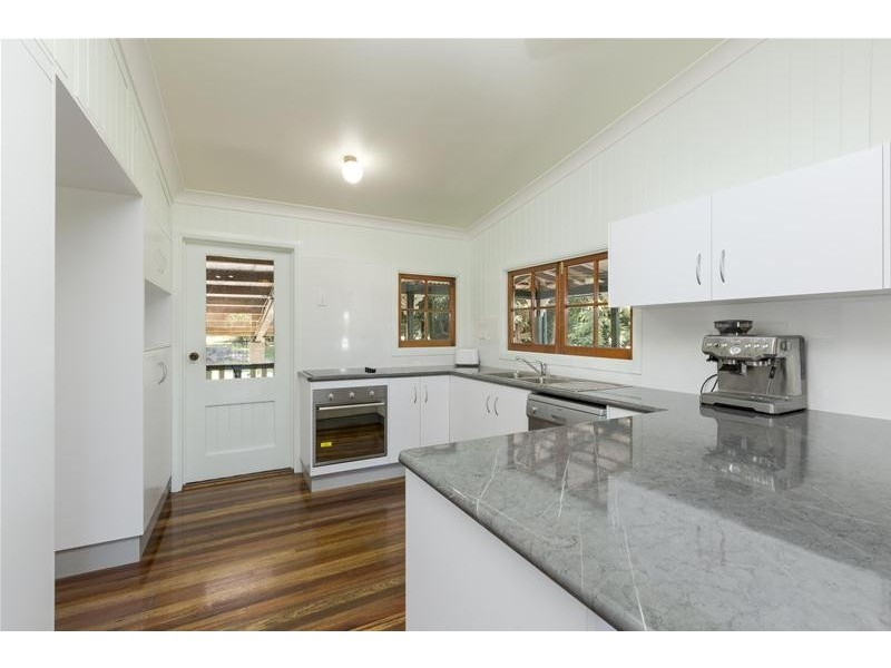 17 ENID Street, Flying Fish Point QLD 4860