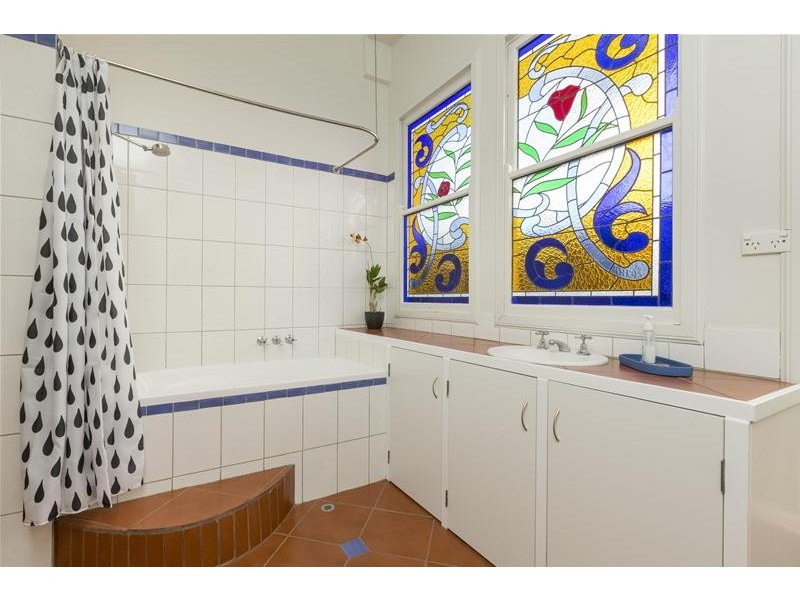 17 ENID Street, Flying Fish Point QLD 4860