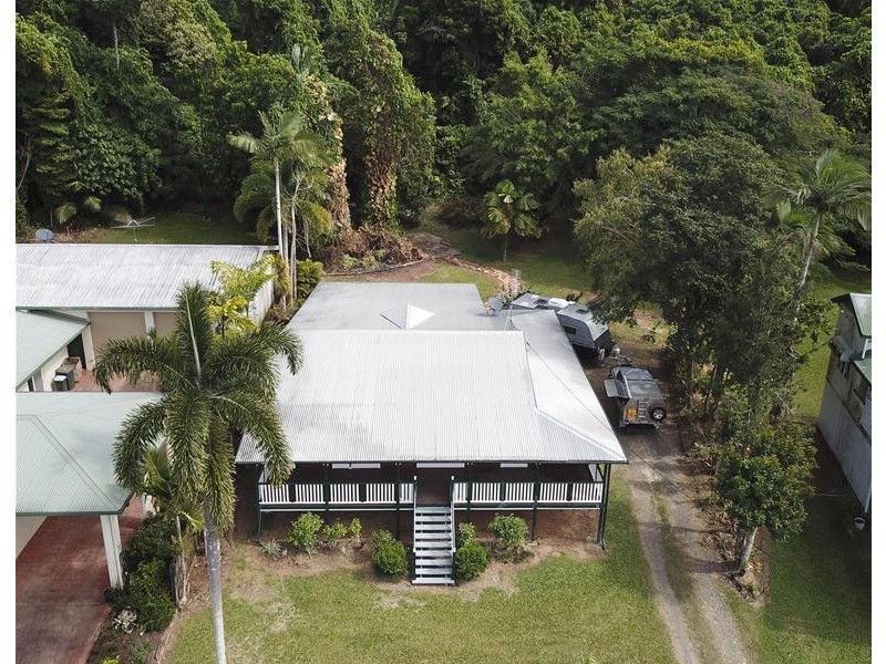 17 ENID Street, Flying Fish Point QLD 4860