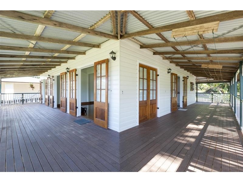 17 ENID Street, Flying Fish Point QLD 4860