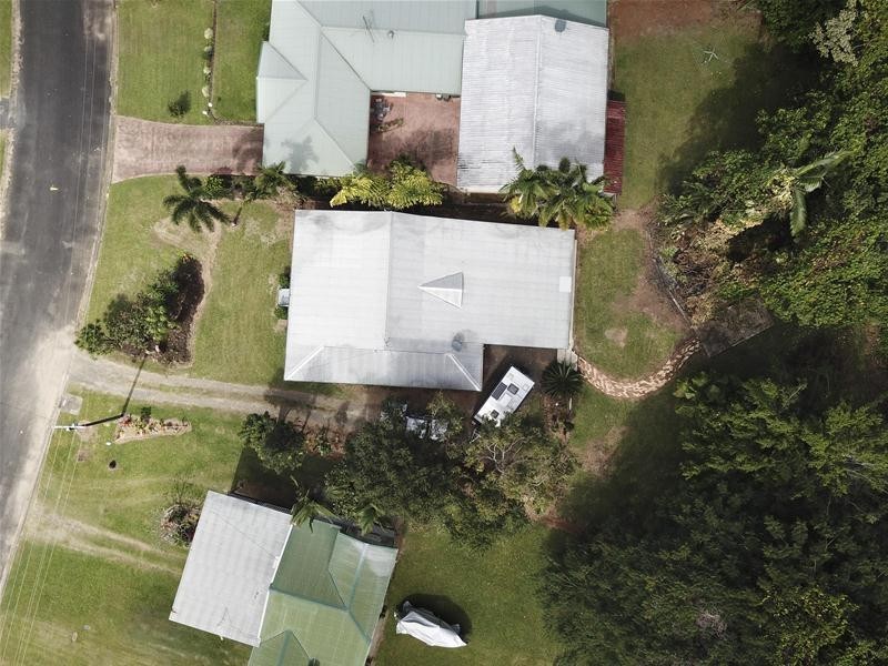 17 ENID Street, Flying Fish Point QLD 4860