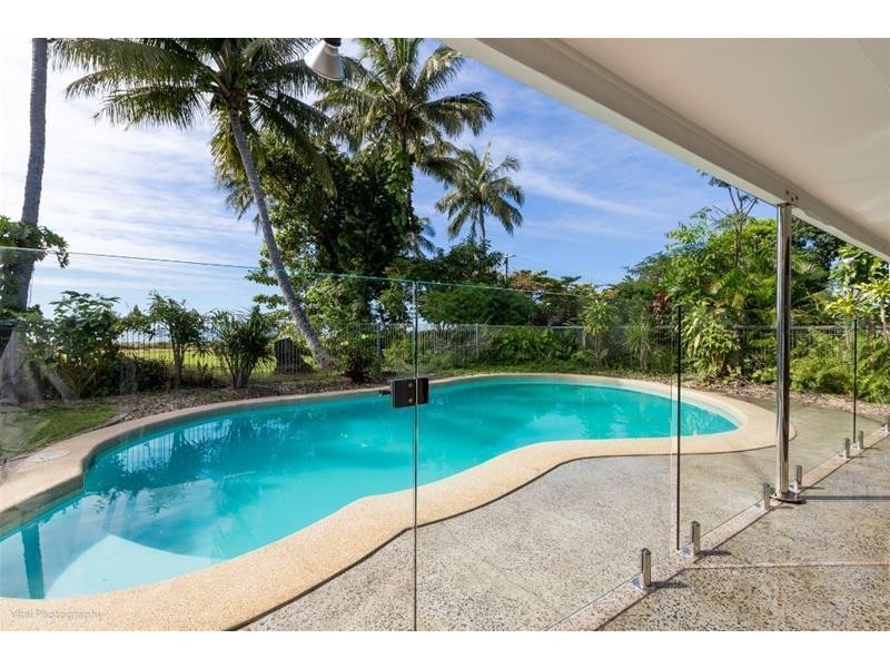 4 Feldt Street, Flying Fish Point QLD 4860