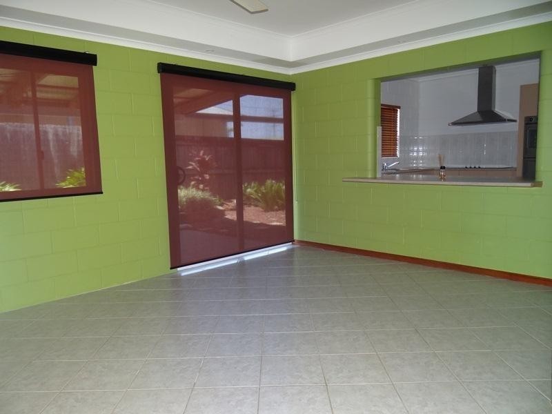 14 Broad Street, Etty Bay QLD 4858