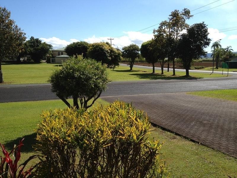 2 Belvedere Avenue, Belvedere QLD 4860