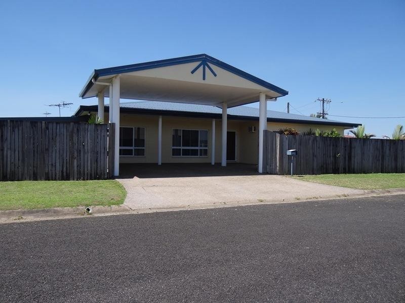 14 Broad Street, Etty Bay QLD 4858