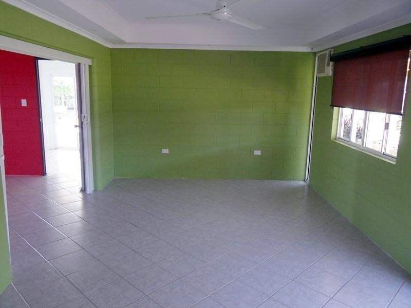 14 Broad Street, Etty Bay QLD 4858