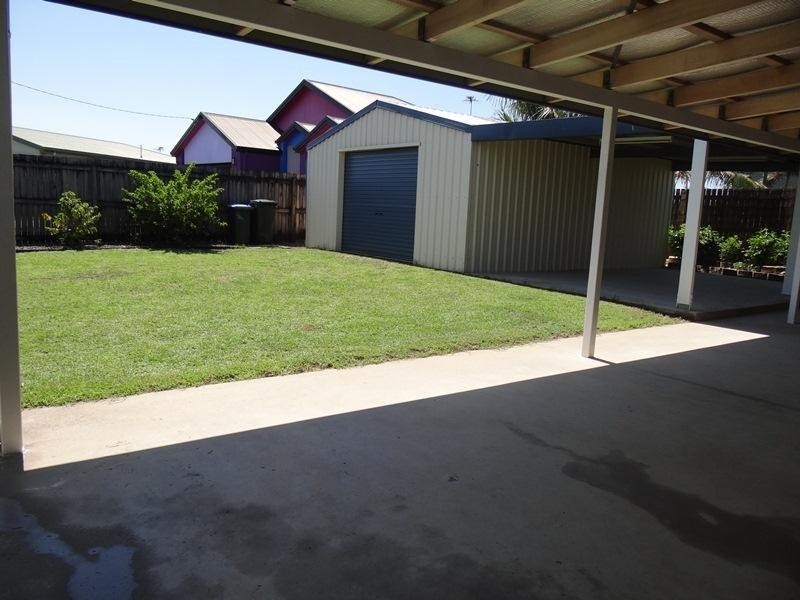 14 Broad Street, Etty Bay QLD 4858