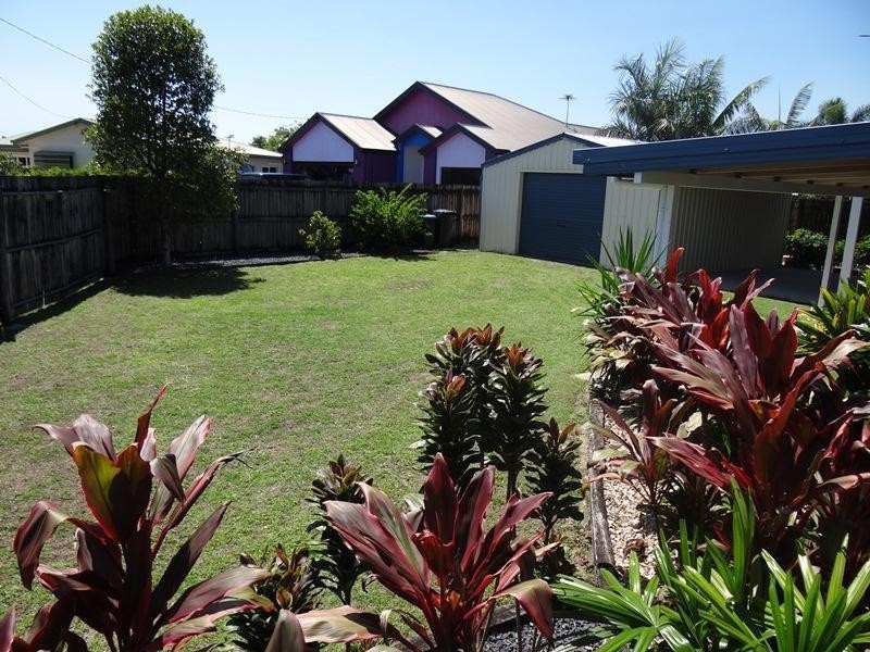 14 Broad Street, Etty Bay QLD 4858